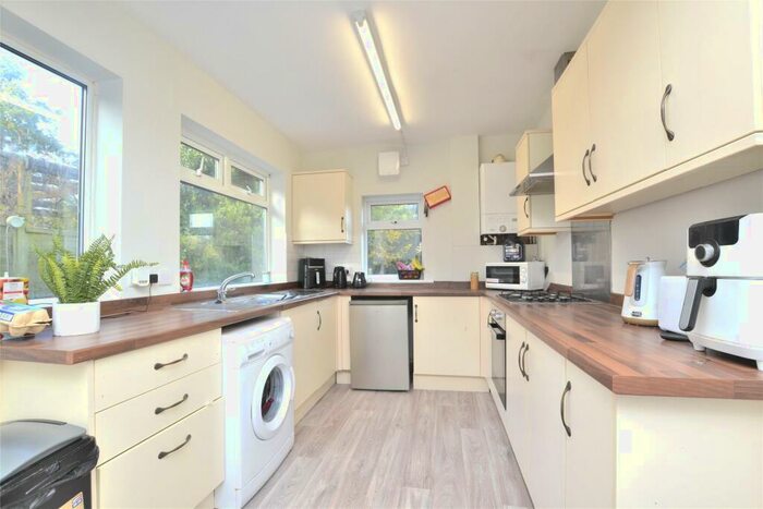 6 Bedroom Semi-Detached House To Rent In Lansdown Road, Gloucester, GL1