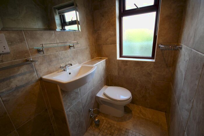 2 Bedroom Flat To Rent In Passage Hill, Mylor, Falmouth, TR11