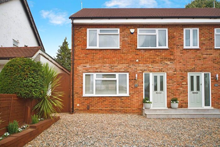 4 Bedroom Semi-Detached House For Sale In Park Lane, Broxbourne, EN10