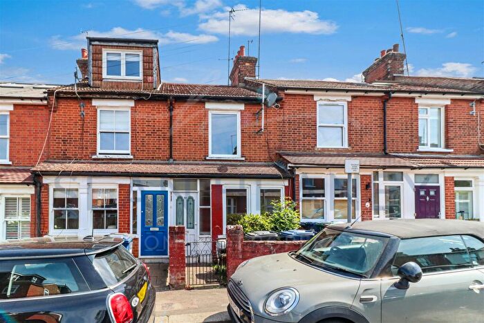 2 Bedroom Terraced House For Sale In Puller Road, Barnet, EN5