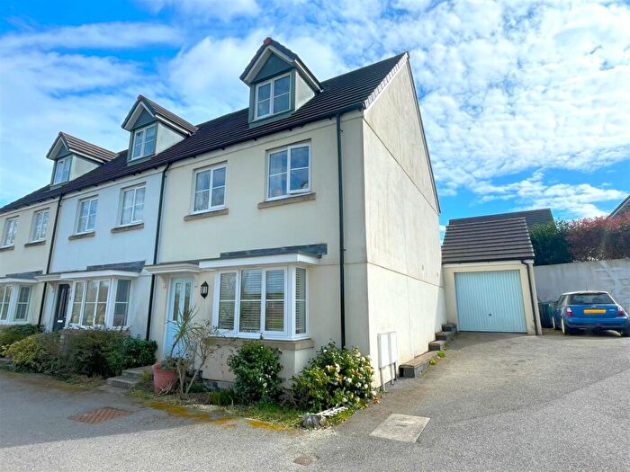3 Bedroom House For Sale In Hill Hay Close, Fowey, PL23