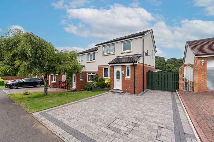 3 Bedroom Semi-Detached House For Sale In Dunvegan Avenue, Kirkcaldy, KY2