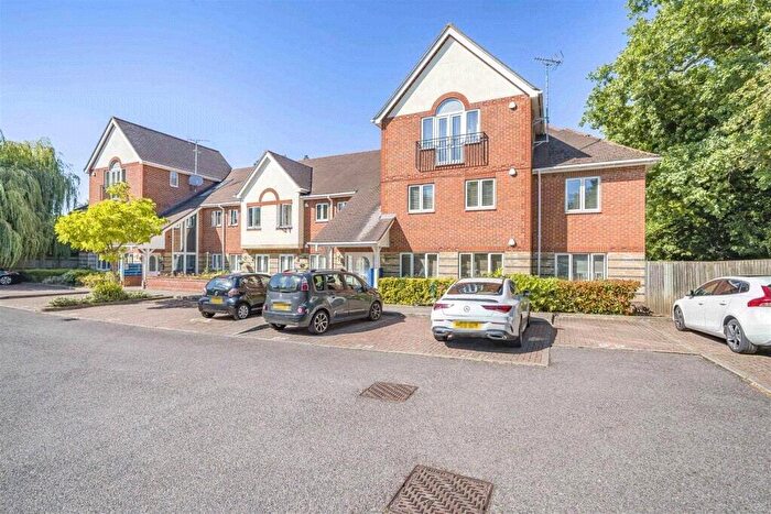 2 Bedroom Flat To Rent In Gray Place, Wokingham Road, Bracknell, Berkshire, RG42