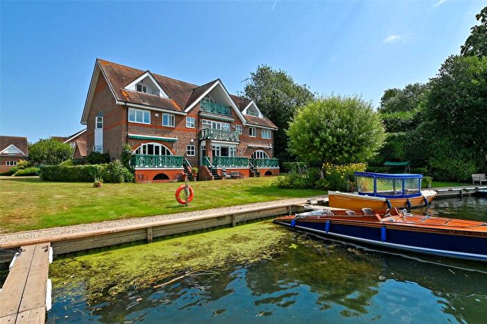 2 Bedroom Apartment To Rent In Andrews Reach, Bourne End, Buckinghamshire, SL8