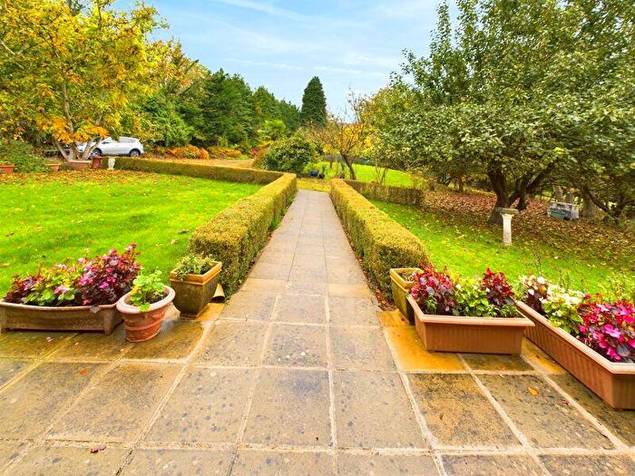 4 Bedroom Detached House For Sale In Tandridge Hill Lane, Godstone, RH9