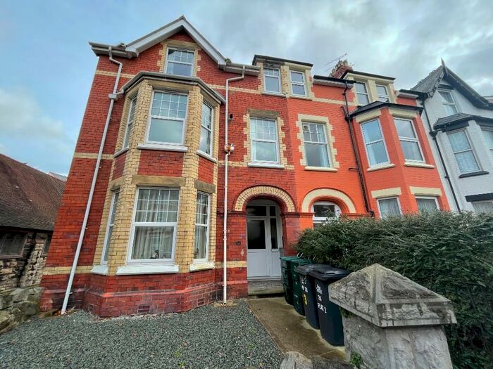 2 Bedroom Flat To Rent In Hawarden Road, Colwyn Bay, Conwy (County Of