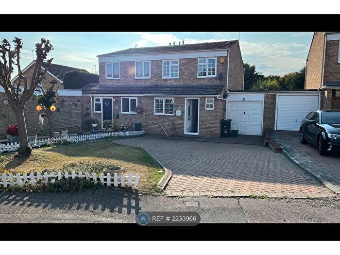 3 Bedroom Semi-Detached House To Rent In Knapton Close, Chelmsford, CM1