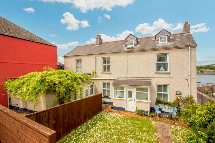 4 Bedroom Cottage For Sale In Boringdon Road, Turnchapel, PL9