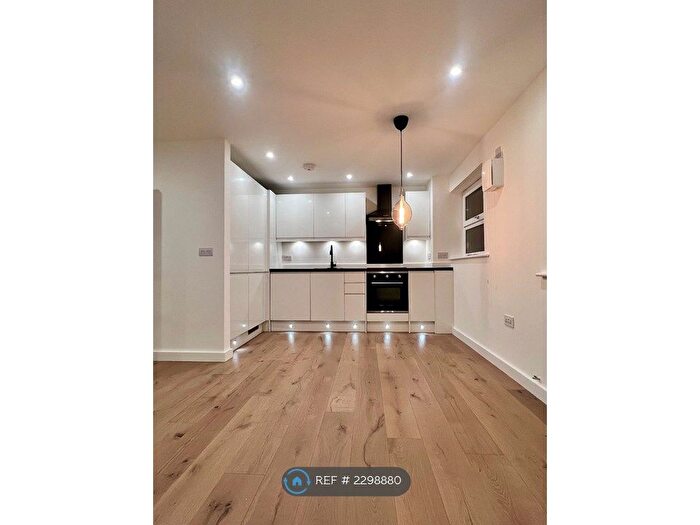 1 Bedroom Flat To Rent In Bonchurch Court, Purfleet, RM19