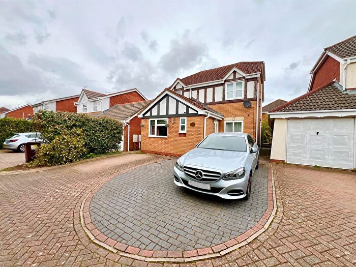3 Bedroom Detached House For Sale In Copymoor Close, Wootton, Northampton, NN4