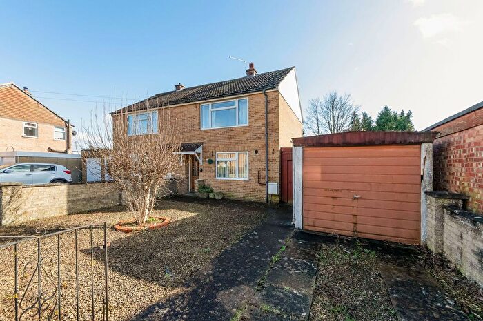 2 Bedroom Semi-Detached House For Sale In Crosslands Drive, Abingdon, OX14