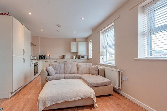 1 Bedroom Flat For Sale In Elizabeth Gardens, Rochford, SS4