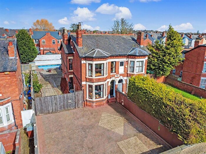 4 Bedroom Semi-Detached House For Sale In Highbury Road, Nottingham, NG6
