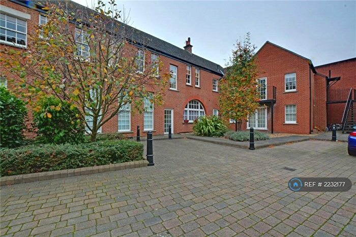 2 Bedroom Flat To Rent In Lee High Road, London, SE12