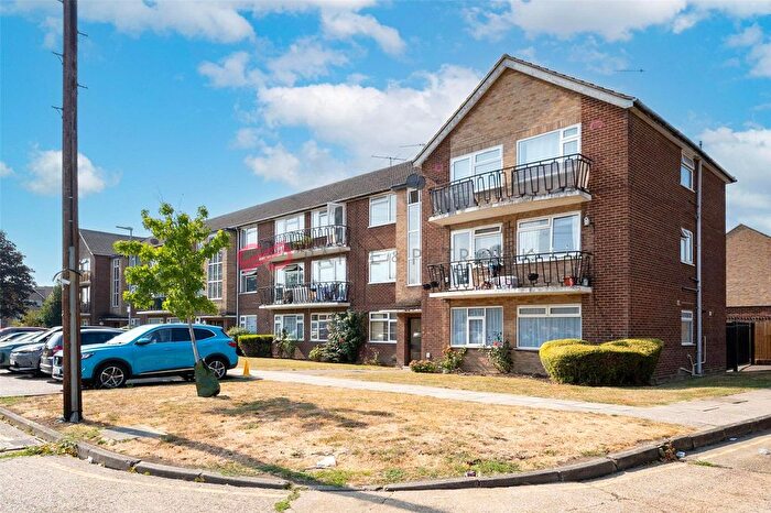 2 Bedroom Flat To Rent In Rydal Way, South Ruislip, Middlesex, HA4