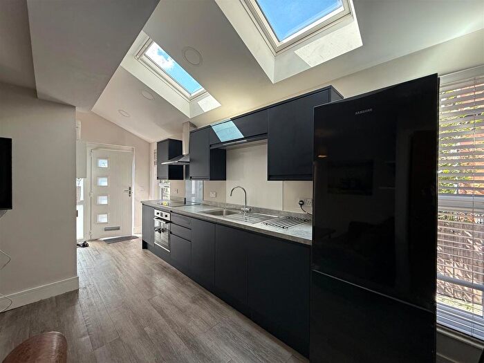 3 Bedroom Flat To Rent In William Road, West Bridgford, Nottingham, NG2