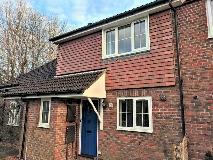 2 Bedroom House To Rent In Park Farm Close, Horsham, RH12