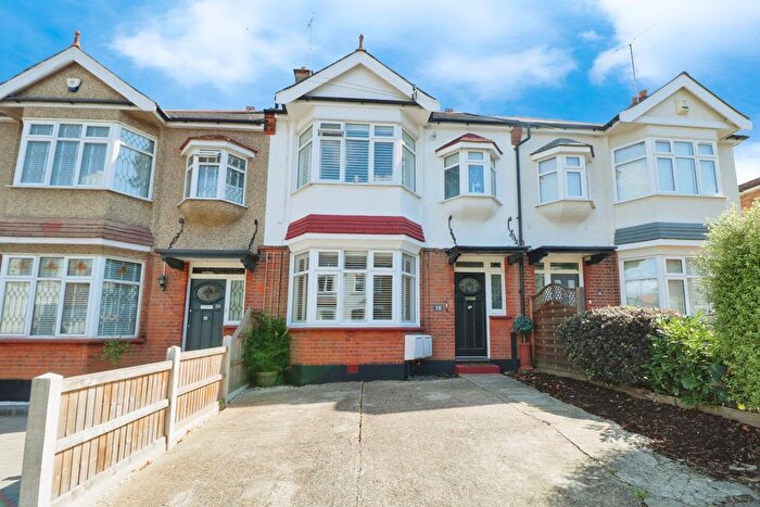 1 Bedroom Flat To Rent In Kingswood Chase, Leigh-On-Sea, SS9