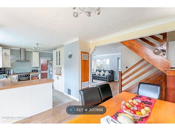 4 Bedroom Semi-Detached House To Rent In Feroners Close, Crawley, RH10