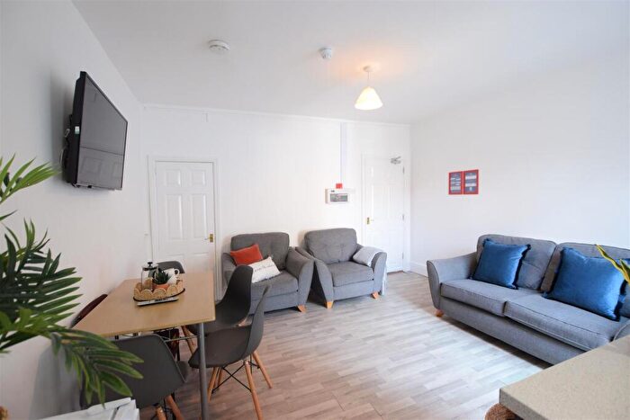 5 Bedroom Terraced House To Rent In Ripon Street - Student House - /, LN5