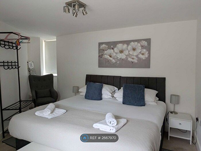 2 Bedroom Flat To Rent In High Street, Warmley, Bristol, BS15
