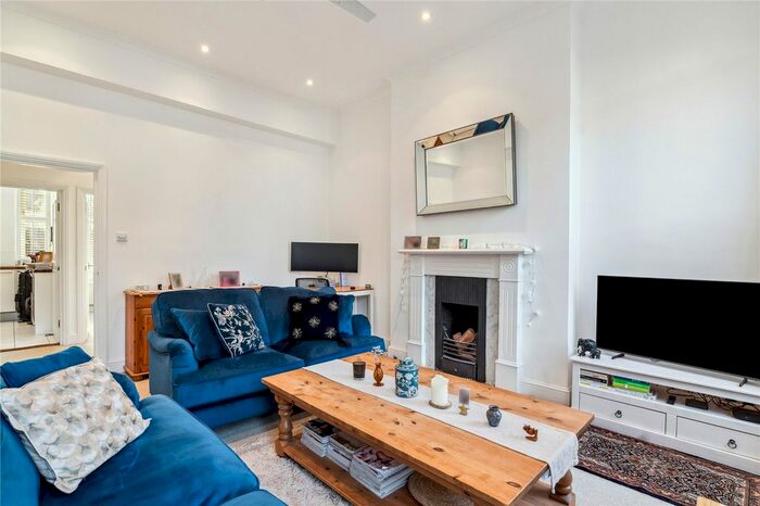 2 Bedroom Detached House To Rent In Upper Richmond Road, Putney, London, SW15