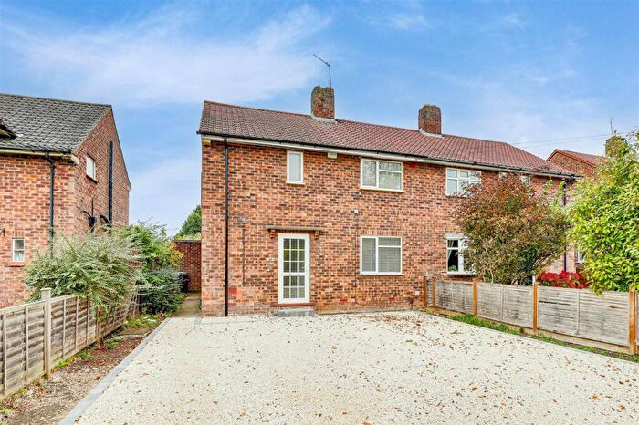 3 Bedroom Semi-Detached House For Sale In Alford Road, Edwalton, NG12