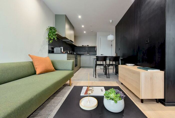 1 Bedroom Apartment To Rent In City Gardens, M15