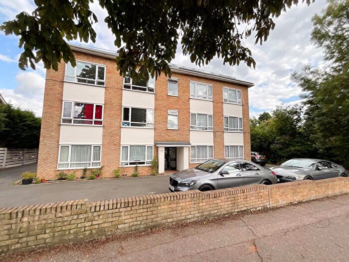 2 Bedroom Flat For Sale In Grove Court, Westcliff-on-Sea, SS0