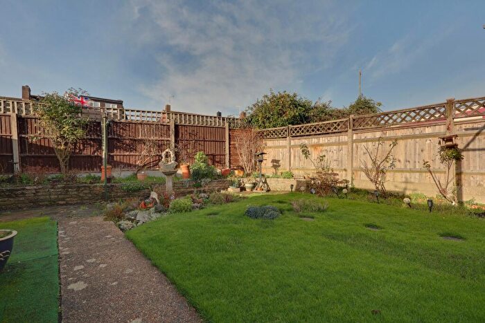 2 Bedroom Semi-Detached Bungalow For Sale In Springfield Close, Bedhampton, Havant, PO9