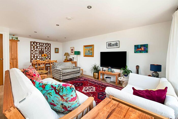 3 Bedroom Apartment To Rent In Knoll Hill, Sneyd Park, BS9