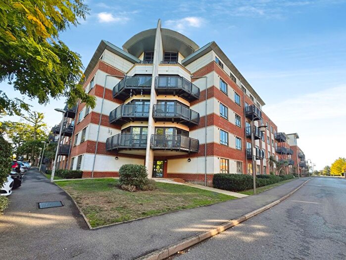 2 Bedroom Flat To Rent In Kestrel Road, Farnborough, Hampshire, GU14