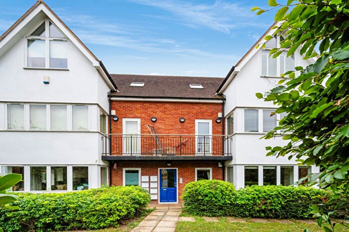 1 Bedroom Flat To Rent In Worple Road, London, SW19