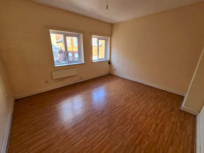 2 Bedroom Flat To Rent In Stamford Arcade, Stamford Street Central, OL6