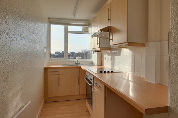 1 Bedroom Flat To Rent In Adrian Square, Westgate, CT8