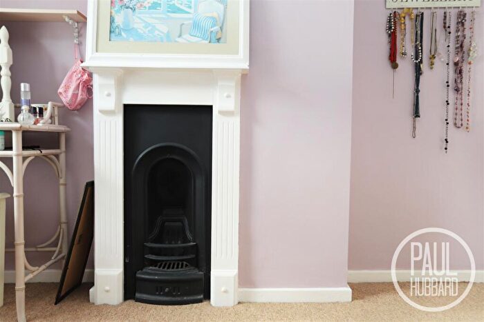 3 Bedroom End Of Terrace House For Sale In Lorne Park Road, Kirkley, NR33