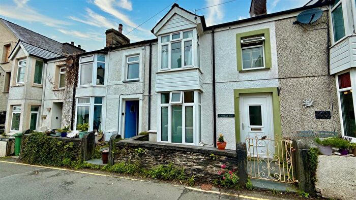 2 Bedroom House For Sale In Penrhyndeudraeth, LL48