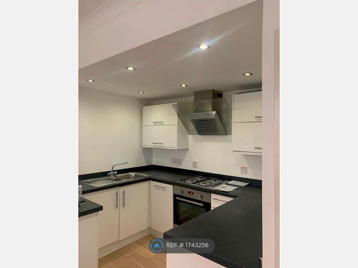 2 Bedroom Flat To Rent In Belgrave Road, Bristol, BS8