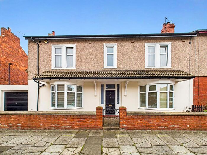 3 Bedroom End Of Terrace House For Sale In Sandringham Gardens, North Shields, NE29