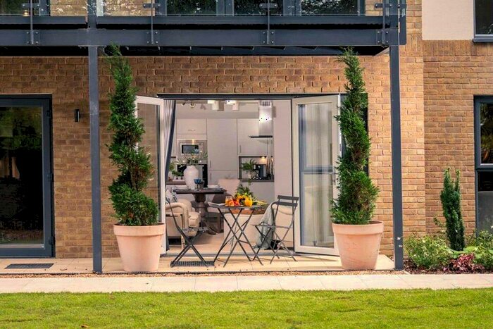 2 Bedroom Flat For Sale In Fairfield Road, Broadstairs, Kent, CT10