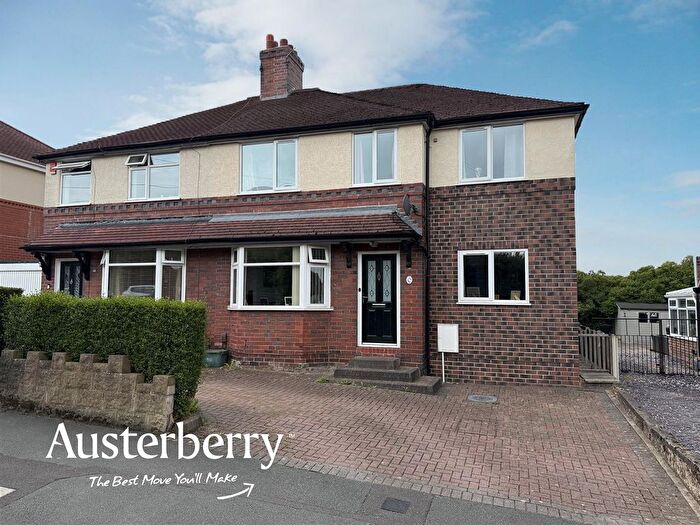 5 Bedroom Semi-detached House For Sale In Poplar Drive, Blurton, Stoke-On-Trent, ST3