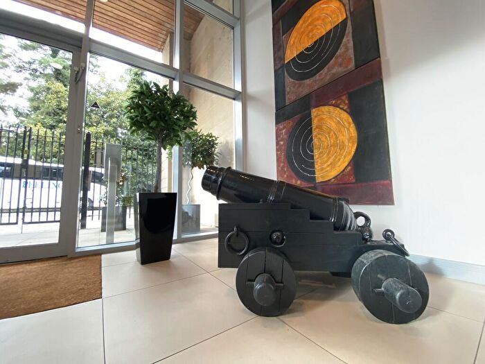 2 Bedroom Apartment For Sale In A Super-spacious Nd Floor Apartment With River Frontage In A Sought After Central Norwich Position, NR1