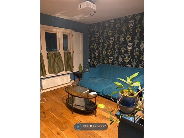 3 Bedroom Semi-Detached House To Rent In Brighton, Brighton, BN1