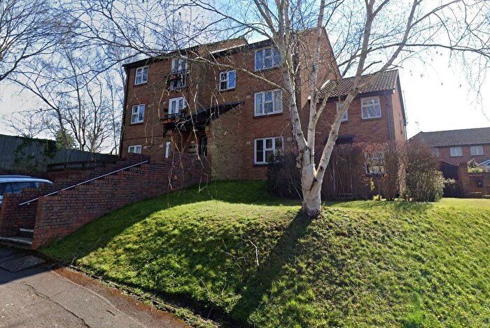 2 Bedroom Flat To Rent In Wych Hill Park, Woking, Surrey, GU22