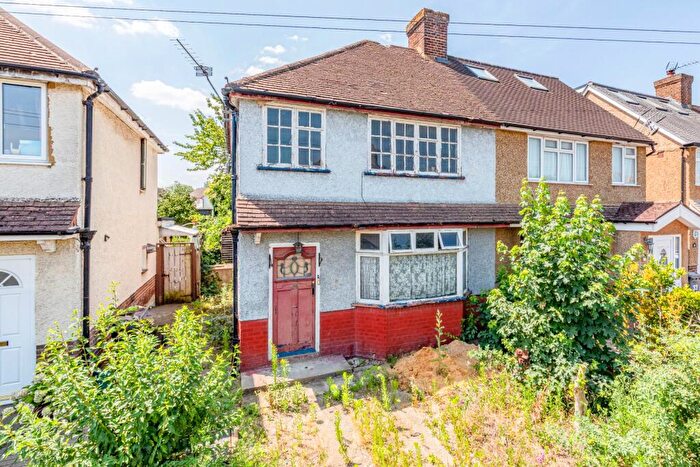 3 Bedroom Semi-Detached House For Sale In Shakespeare Road, Addlestone, Surrey, KT15