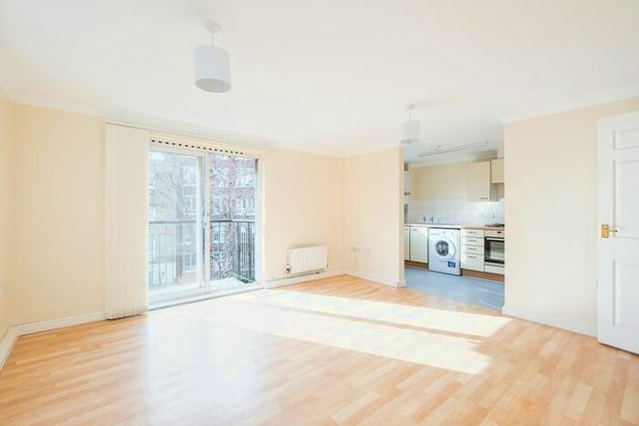 2 Bedroom Flat To Rent In Amhurst Road, London, E8