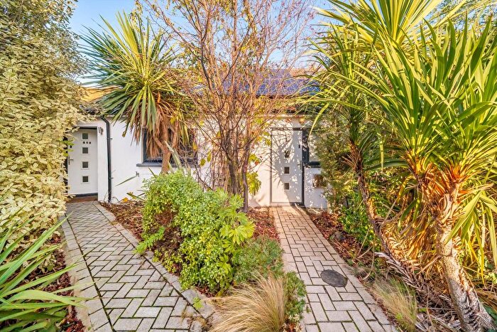 7 Bedroom Property For Sale In Lowfield Road, Acton, W3