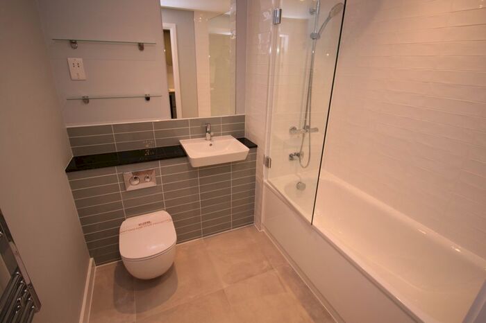 Studio To Rent In Chevette Court Kimpton Road., Luton, Bedfordshire LU2