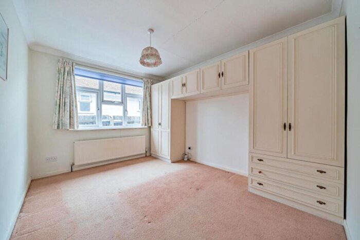 3 Bedroom Bungalow For Sale In Empress Drive, Chislehurst, BR7