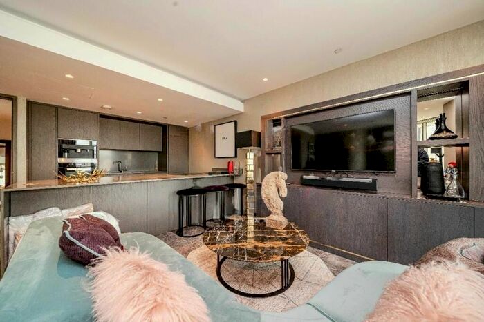 2 Bedroom Flat To Rent In Blackfriars Road, London, SE1